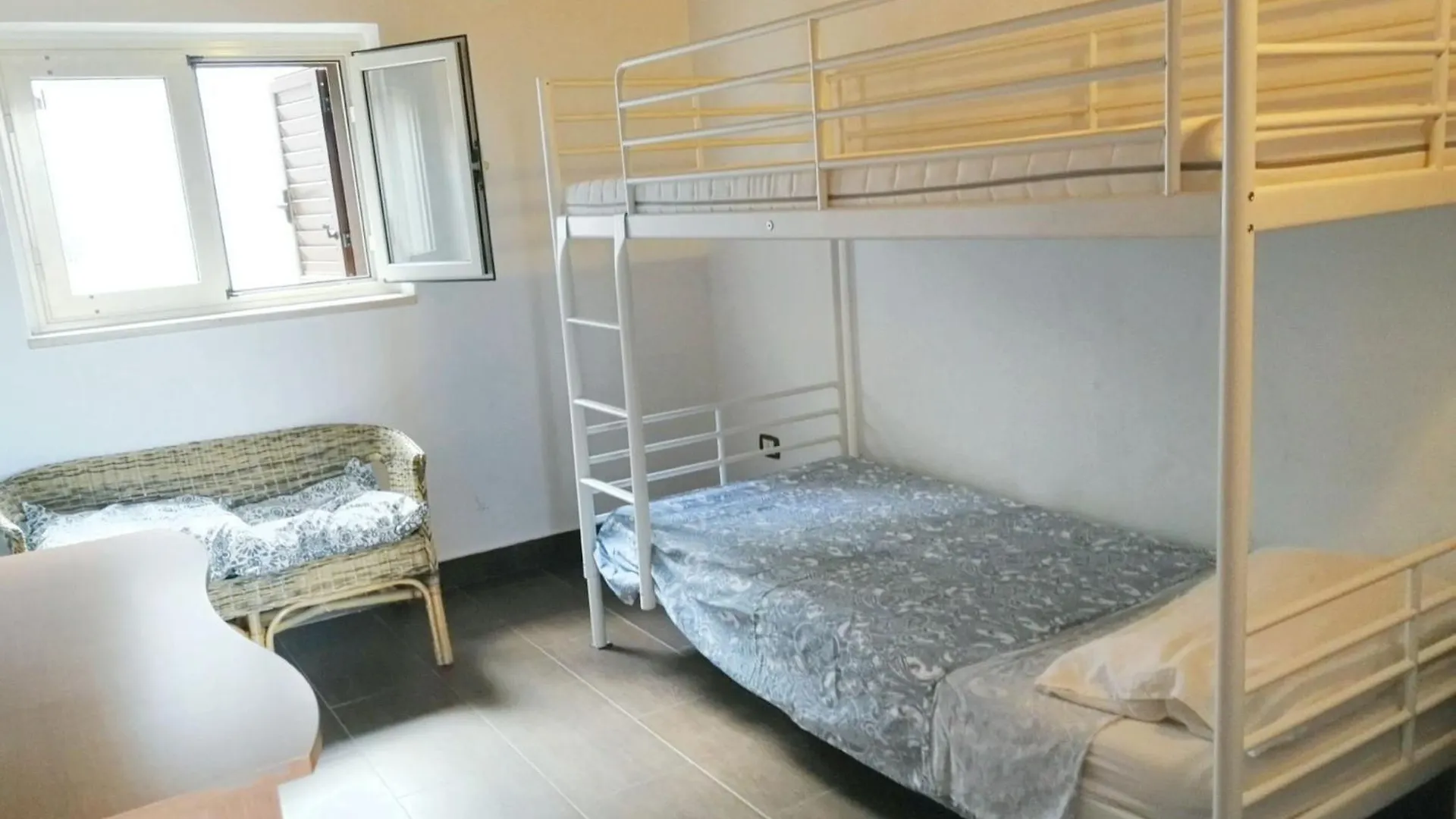 Spacious Apartment In Casalvecchio Siculo 95 M² Mountain View